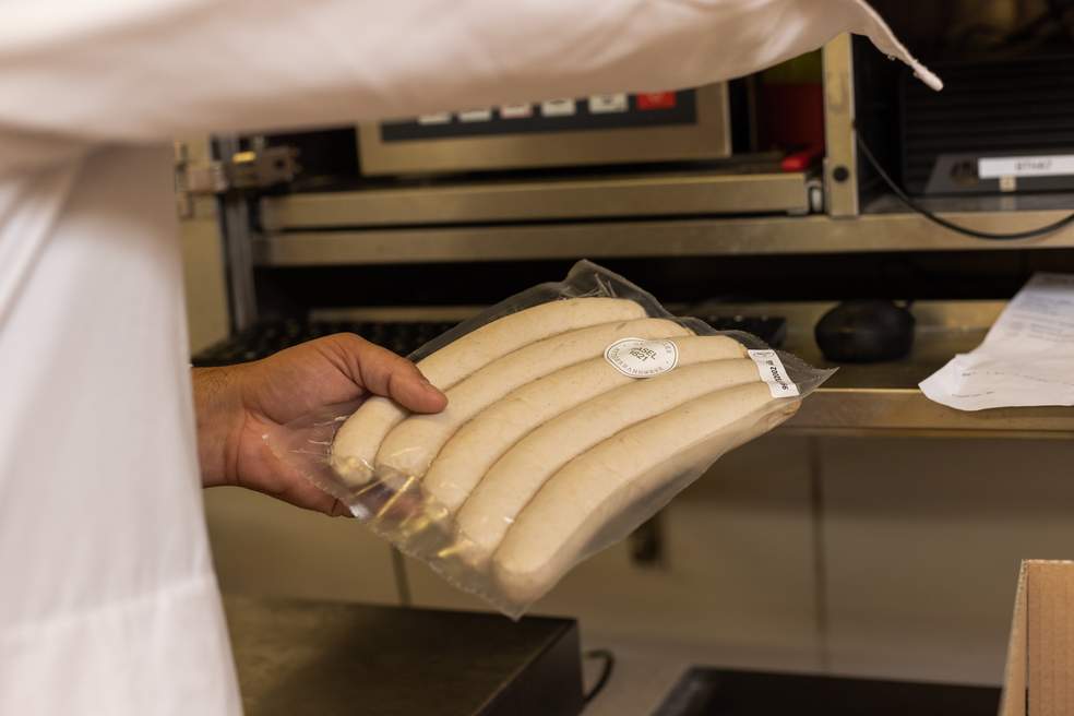 Bild von Frische Milch aus Basel für die perfekte Bratwurst