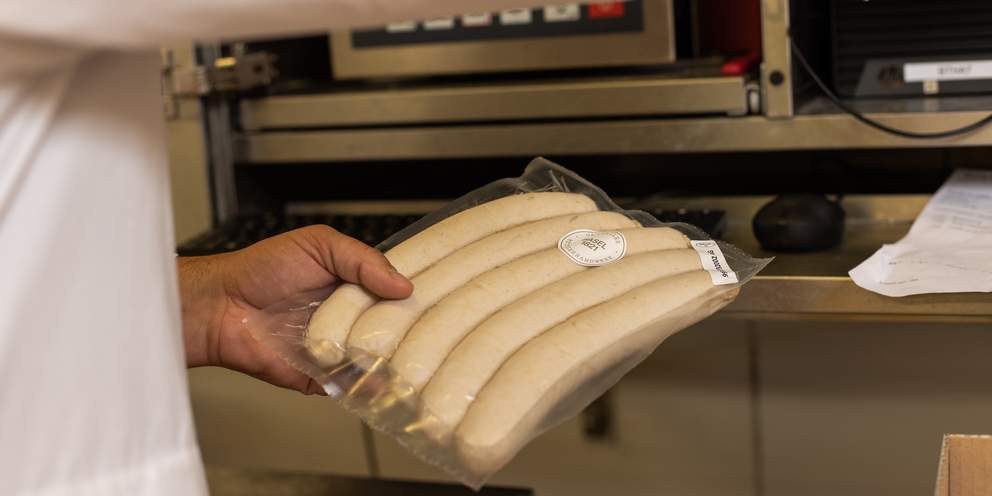 Bild von Frische Milch aus Basel für die perfekte Bratwurst